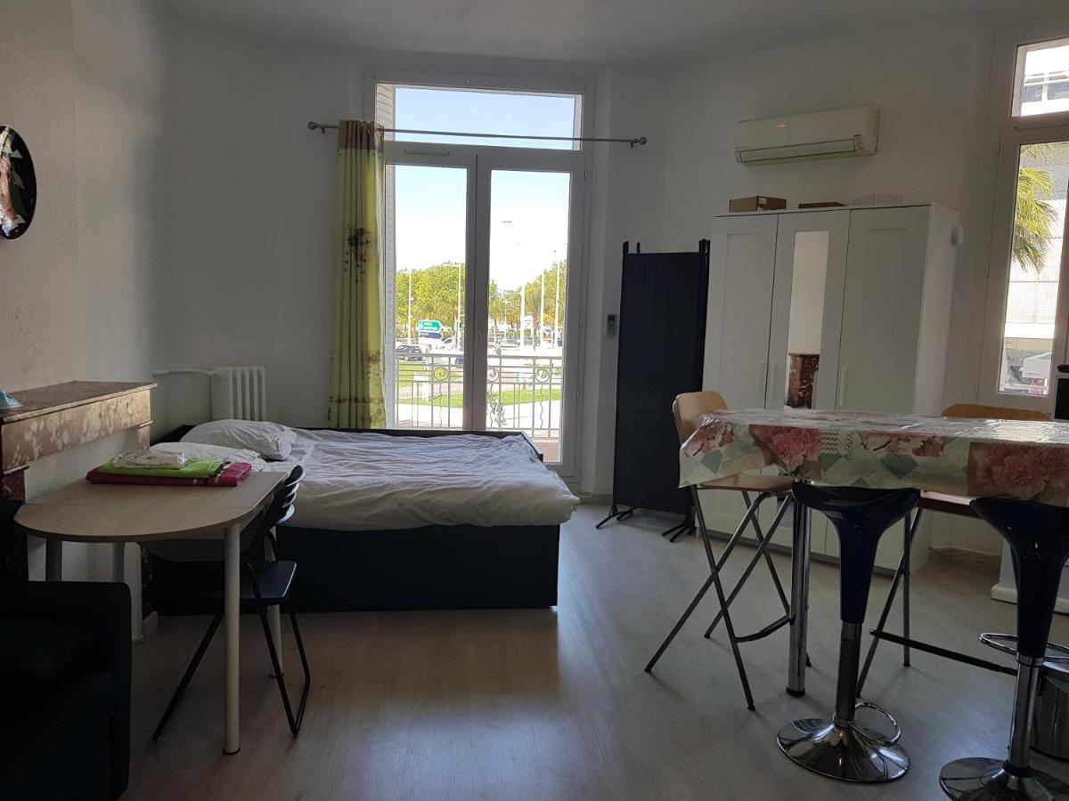 Studio With Sea View For 2 People Toulon Exteriör bild